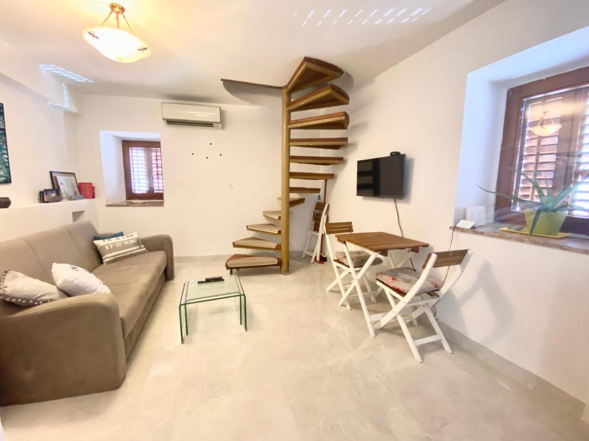 Apartment Center Old Town - 1Min To Palace Сплит Екстериор снимка
